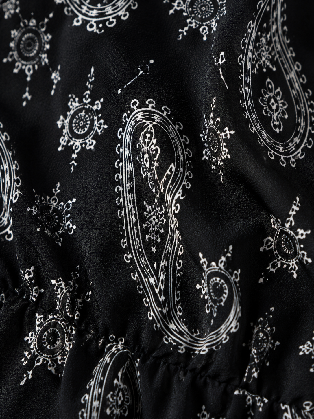 Women's Black Paisley Print Puff Sleeve Peplum Top | V-Neck Casual Babydoll Blouse